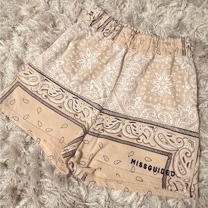 BOGO 🛍️ Missguided Tan Paisley Print Shorts